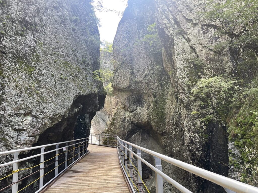 주왕산 용추협곡